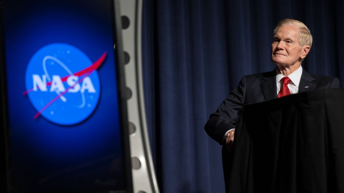 NASA odložila mise Artemis. Na lunárním povrchu lidé stanou nejdříve v roce 2026